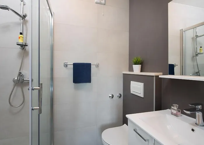 With Parking Space Rabac, Labin - 9670 דירה *