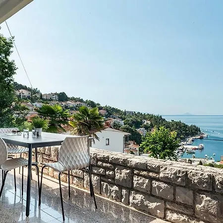 Διαμέρισμα With Parking Space Rabac, Labin - 9670 *